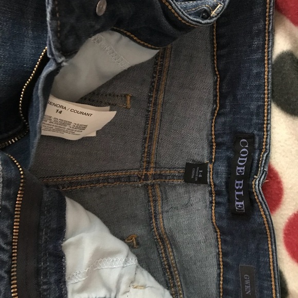 Code Blue Women’s Capri/Bermuda denim with lace - Picture 4 of 5